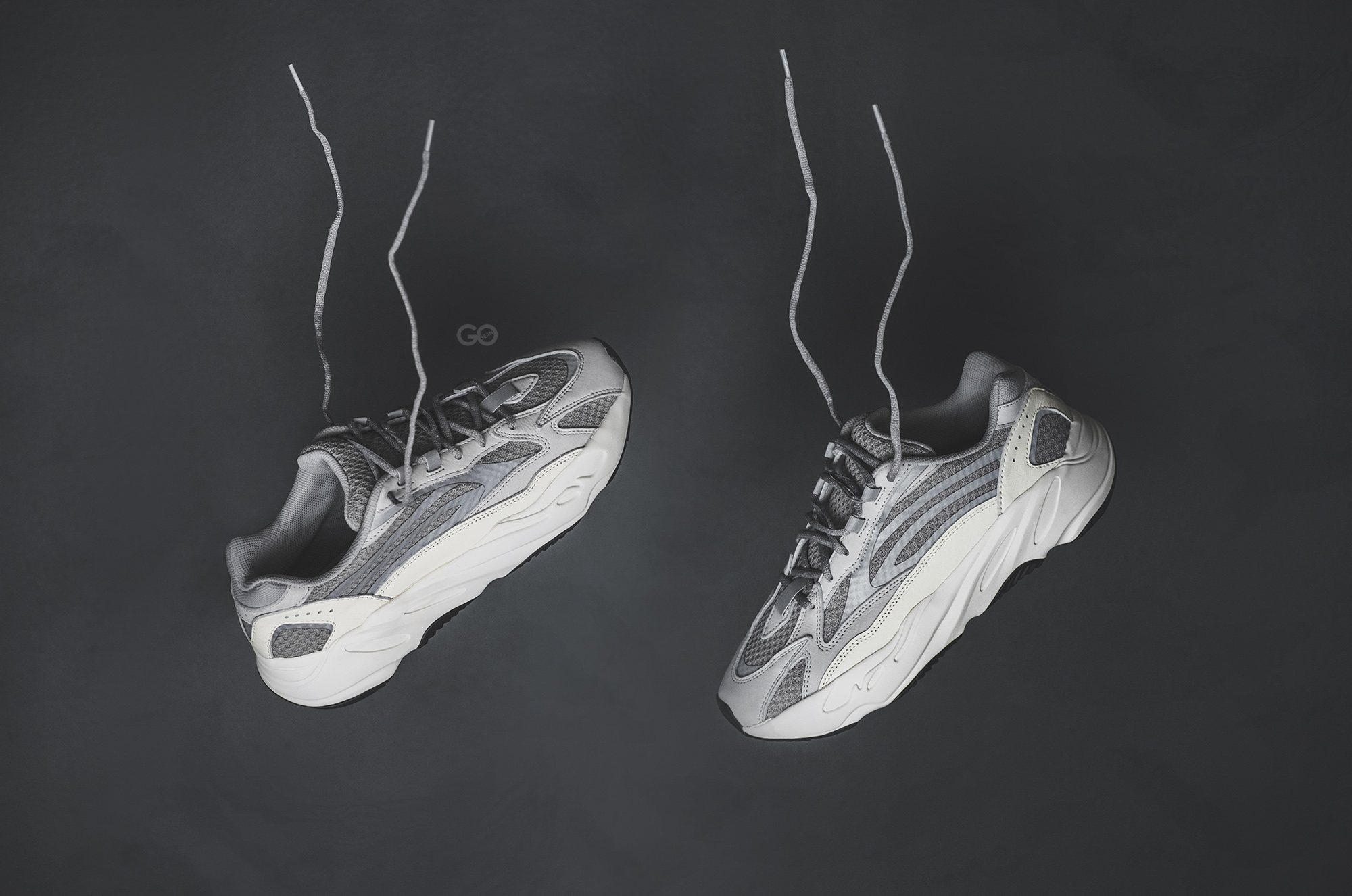 yeezy boost 700 v2 static reflective