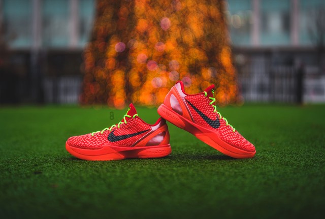 COPY - Kobe Reverse Grinch REAL VS FAKE! NIKE KOBE 6 PROTRO REVERSE GRINCH SNEAKER  main image 2