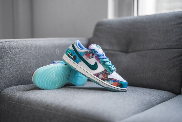 NIKE SB DUNK LOW OG QS FUTURA FUTURA Nike SB Dunk Low Bleached
